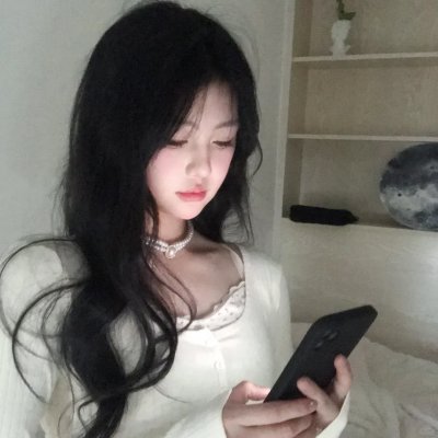 在角落，主教身边